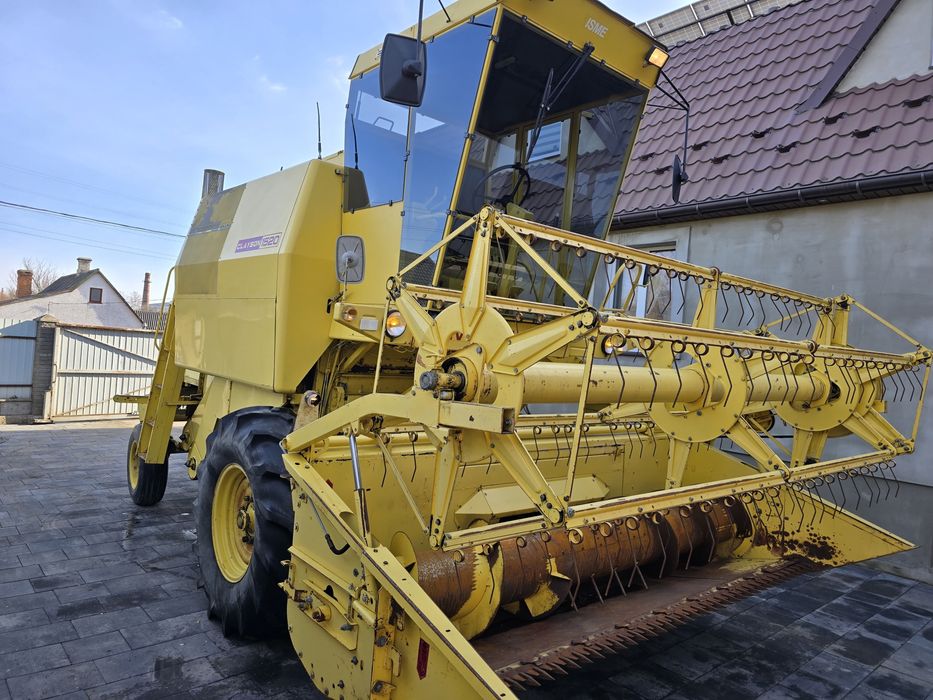 New Holland 1520