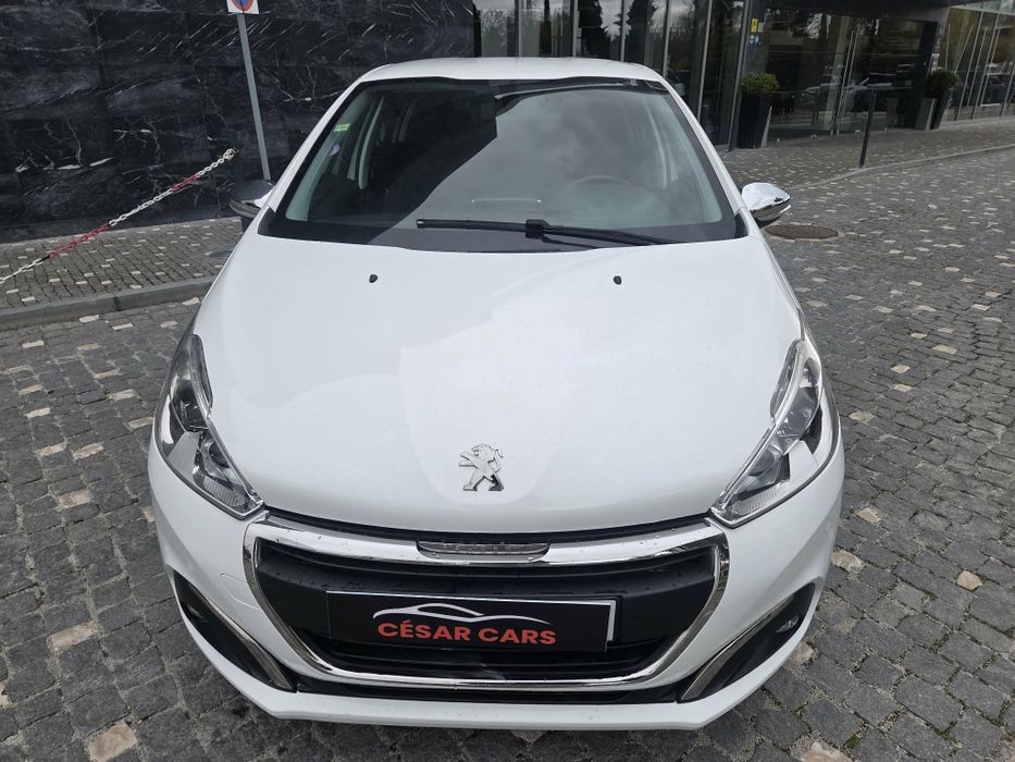 Peugeot 208 — fotografia 2