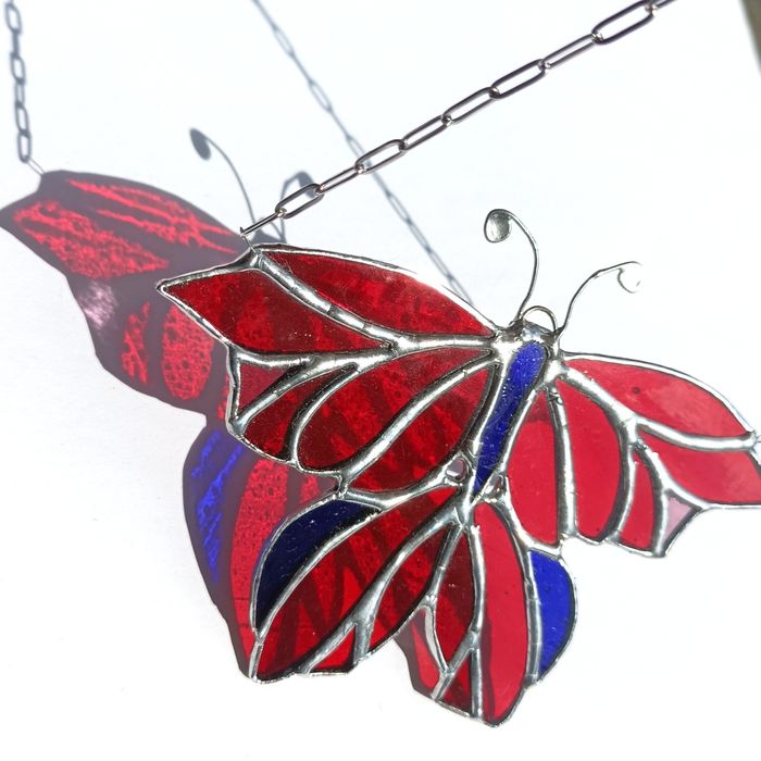 Motyl ze szkła witraż