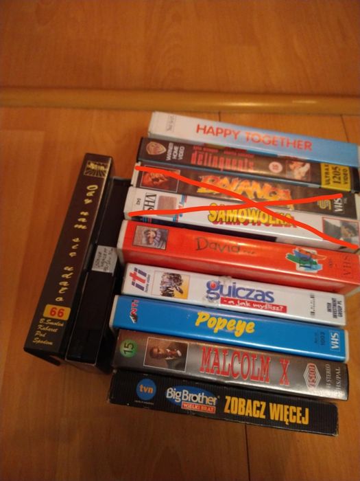 Komplet 9 kaset VHS Romans/Biograficzne/Animacja/Polskie
Lektor PL