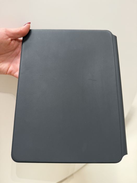 Tablet iPad Pro 11” A2761 4. generacji M2 2022 idealny, z klawiaturą