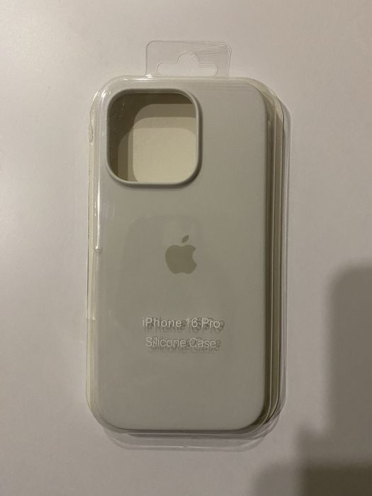 Чехол на iPhone 16 pro Белый