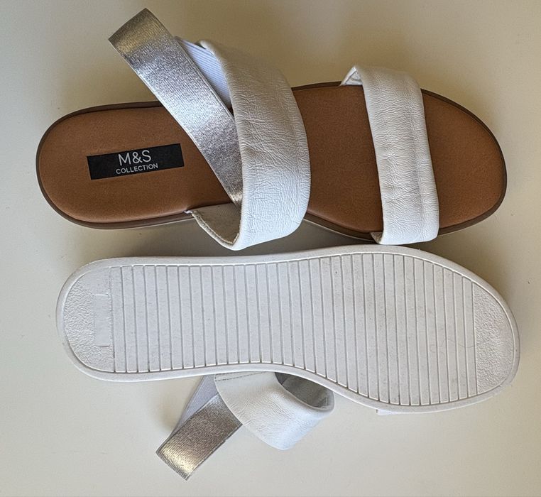 Нові шкіряні босоніжки Marks & Spencer, розмір 39.5–40 (устілка 26 см)