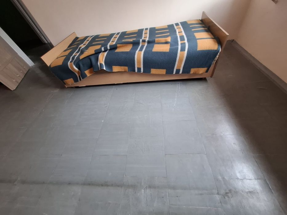 Kanapa ze zchowkiem