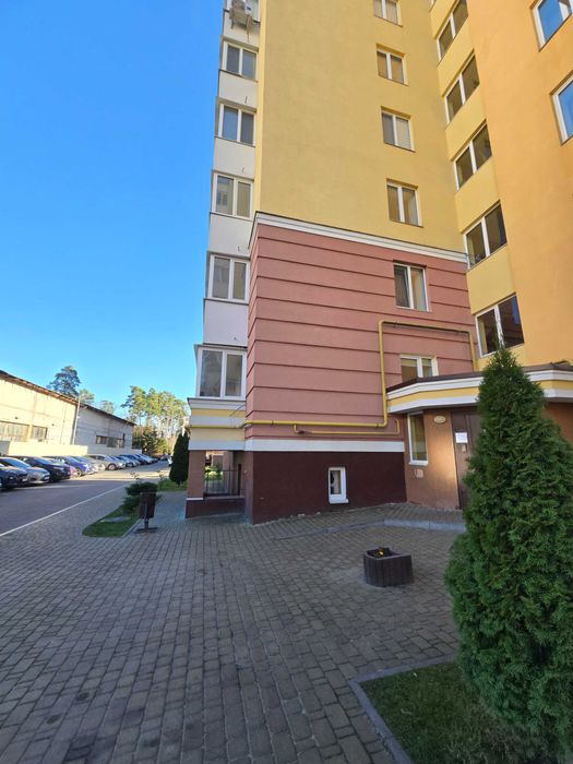 Комерційне приміщення з гарним ремонтом в новому  розвиненому районі!