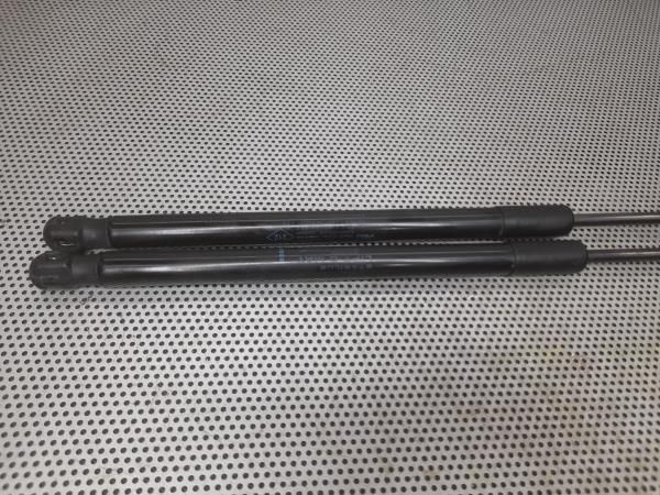 Amortecedor da mala DACIA Sandero (BS_)