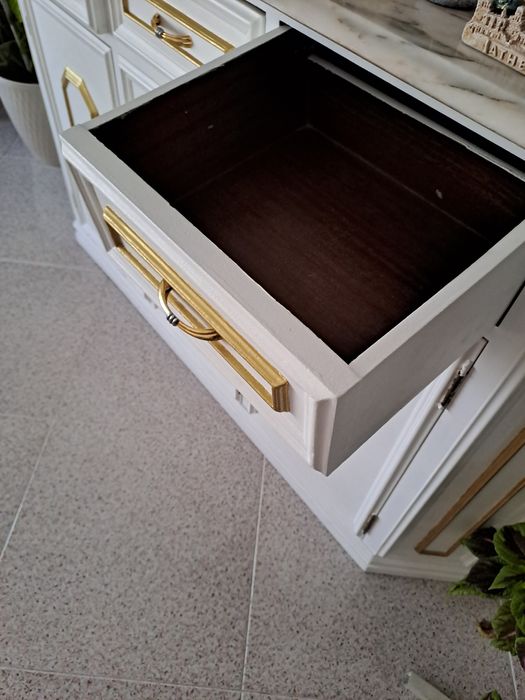 Aparador Branco e Dourado restaurado com mármore