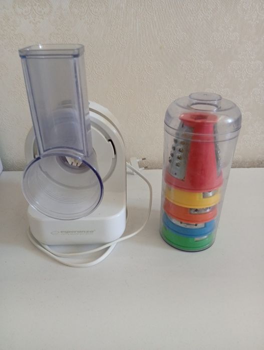 Электрическая овощерезке.