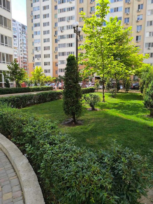 Посуточно свободна  своя новая евродвушка  ЖК Радужный 2+2