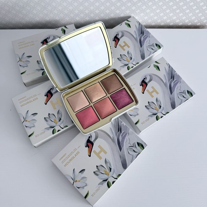 Палетка Hourglass Swan / Лебідь / Лебедь