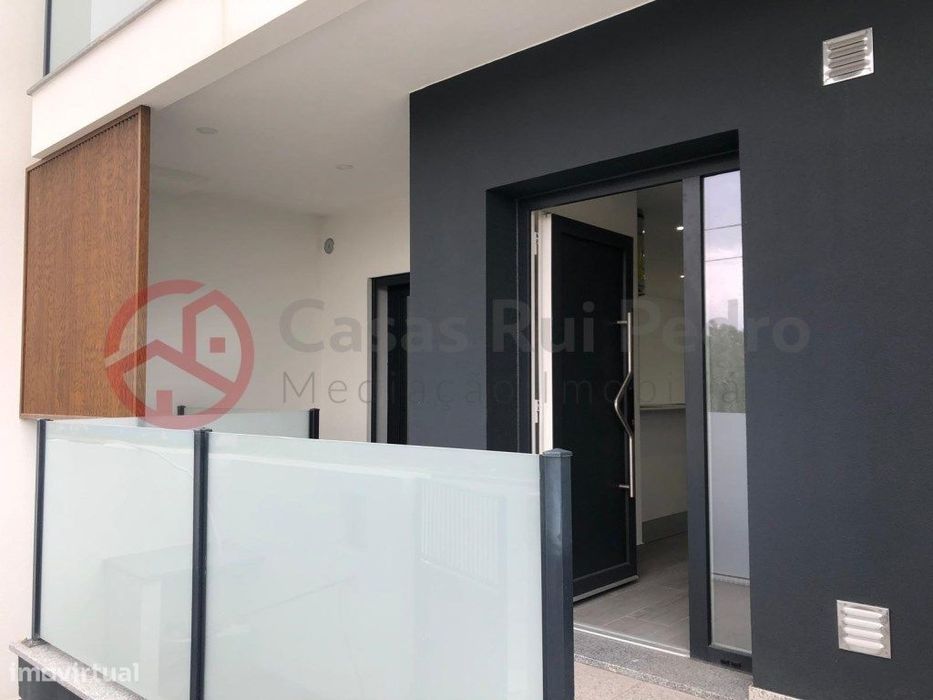 Moradia T3+2 em Vale de Milhaços