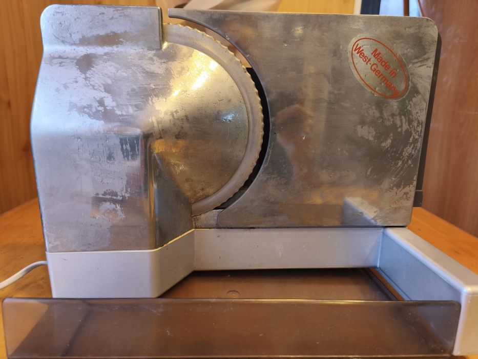 Слайсер для хліба і будь яких інших продуктів