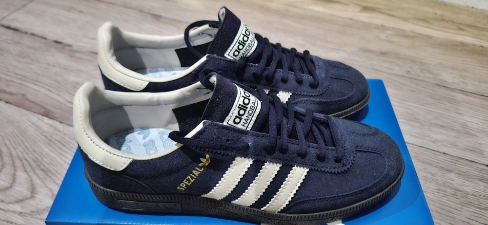 Adidas Spezial azuis (NOVOS)