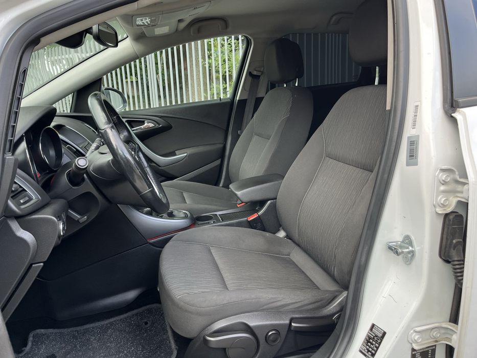 Opel Astra 1.4 benzyna 125KM 2014 rok El.szyby KLIMA NAVI TEMPOMAT