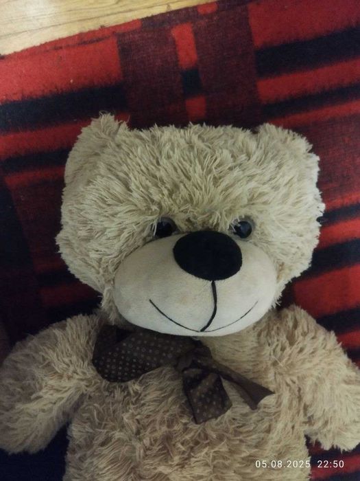 Іграшка великий плюшевий ведмедик