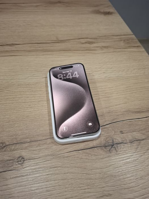 iPhone 15 pro 256GB biały tytan