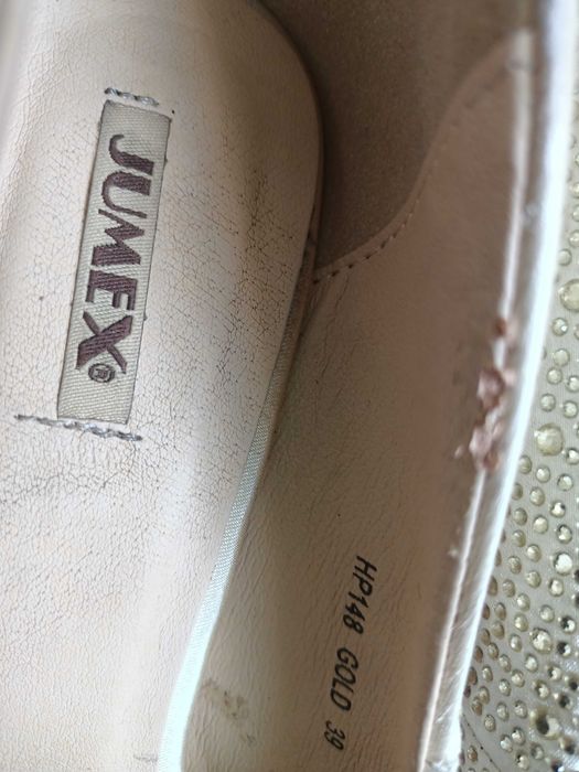 Szpilki, buty na obcasie eleganckie z cyrkoniami