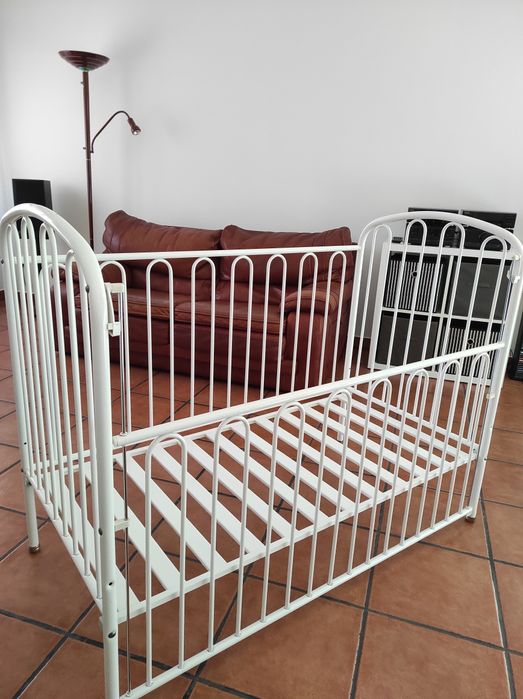 Cama de bebé como nova