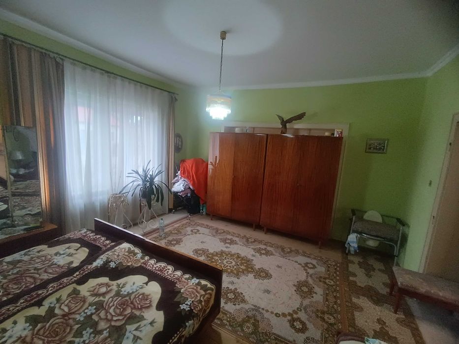 ВЕЛИКИЙ 4-Х кімнатний будинкок 146 кв.м., новий дах, гараж жилий стан