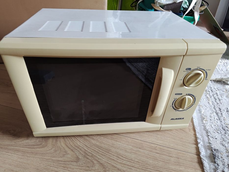 Kuchenka mikrofalowa używana i sprawna