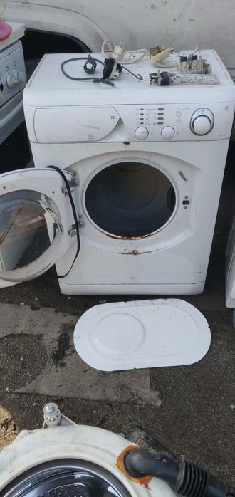 Стиральная машина авто томат Ariston AVSL1000;-105