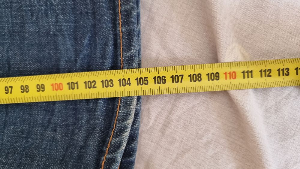 Продаються джинси  LEVIS 2 пари