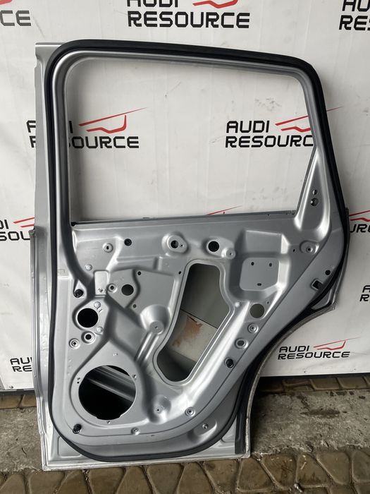 Двері задні двери Audi Q5 2008-2016 рік 8R0 ліві праві дверь заняя