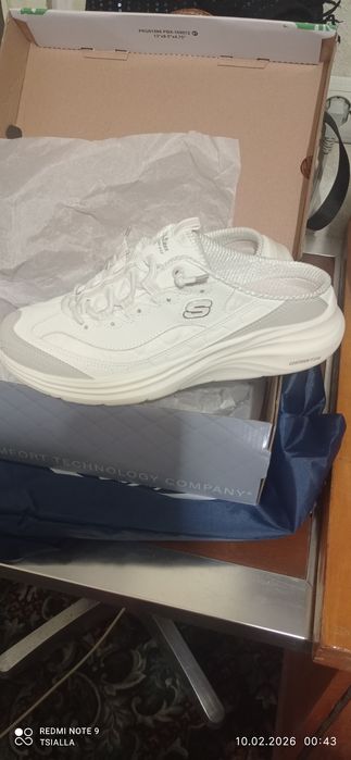 Skechers кросівки нові