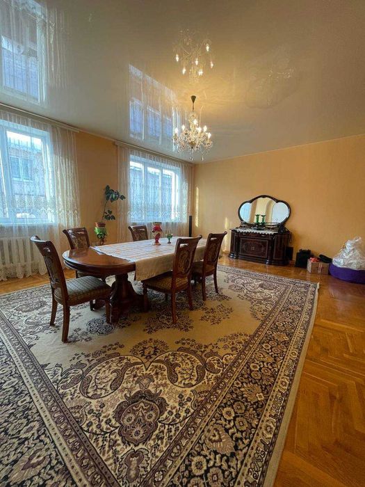 Продаж цегляного Будинку :Вул Новознесенська