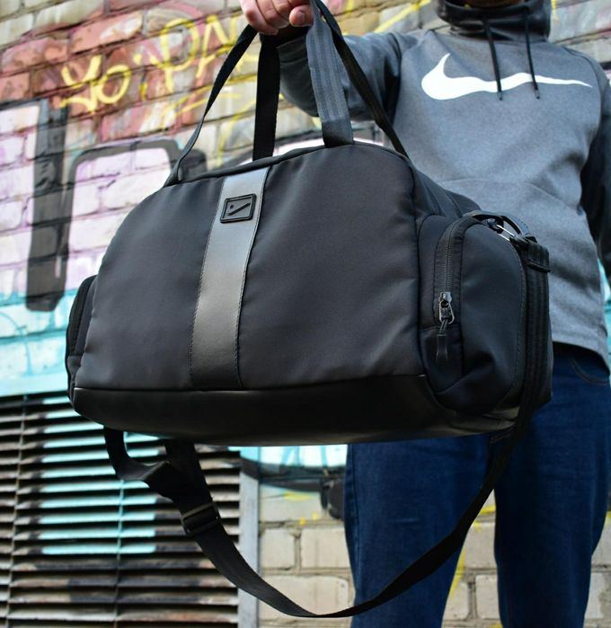 Спортивная дорожная черная сумка Nike / сумка мужская в спортзал