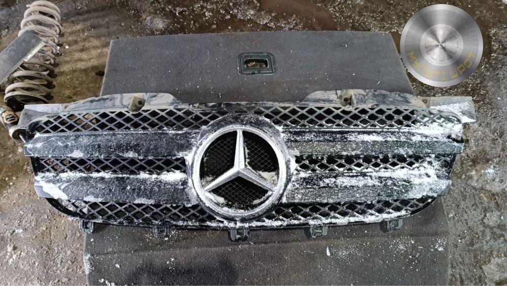 Решетка радиатора Mercedes Sprinter W906 (2006–2018)