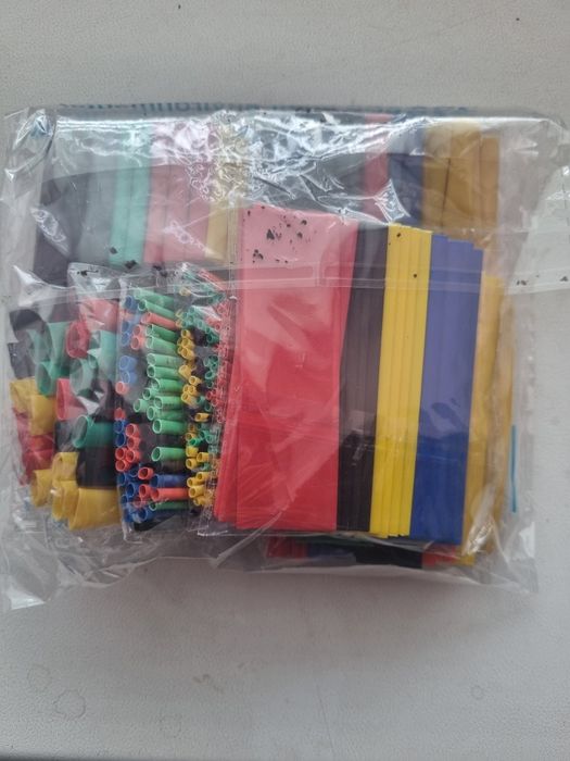 Термоусадочні трубки в кількості 325 і 164 штук. Термоусадочньіе трубк