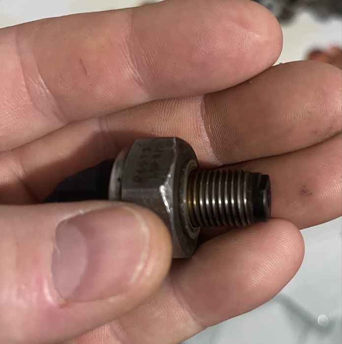 Датчик тиску палива 1az fse