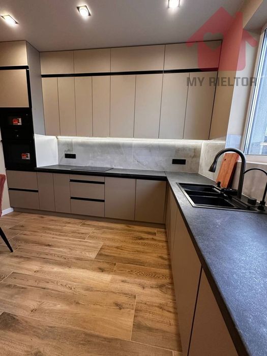 Продаж будинку у новому котеджному містечку!