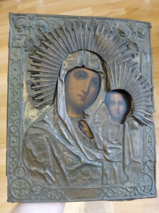 Икона старая, в окладе. Казанская.