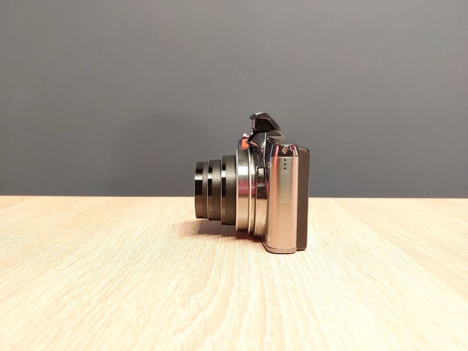 Olympus SZ-11  цифровий фотоапарат