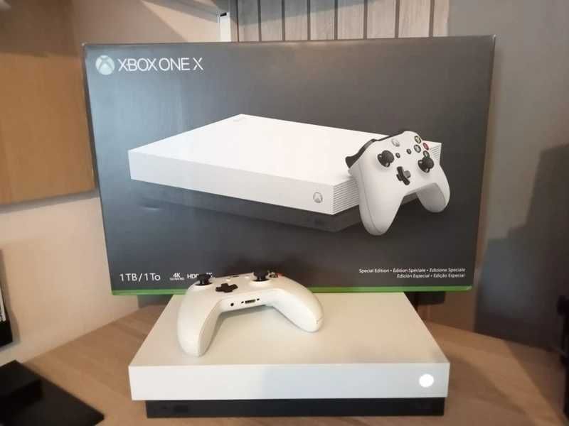 Xbox One X 1TB Robot White