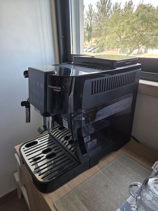 Delonghi auto magnif s ecam220.21.B (maquina cafe automatica)
