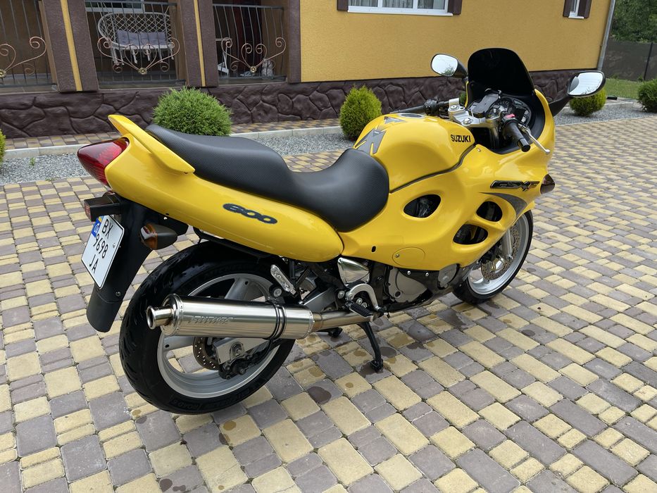Suzuki gsx 600f.