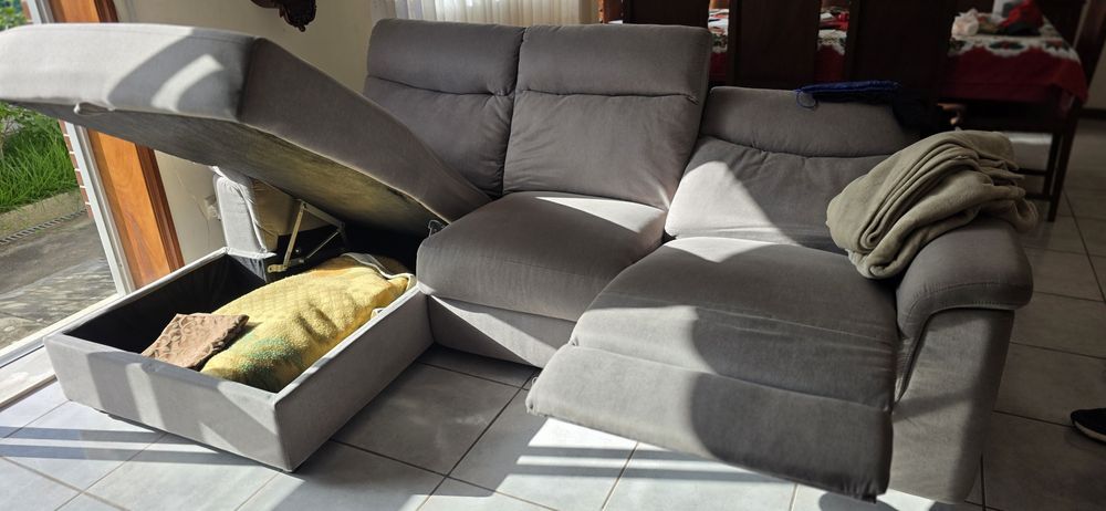 Sofá chaiselong como novo elétrico