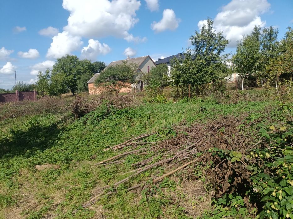 Продаж земельної ділянки с.Суховоля.Центр