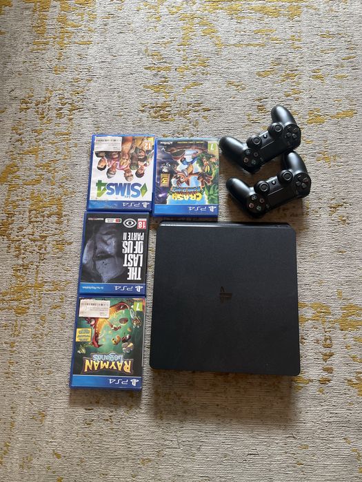 PlayStation 4 Slim