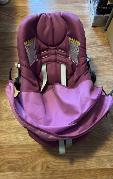 Дитяче автокрісло стан ідеальний від 0-6 місяців)