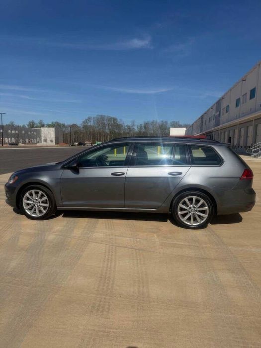 Volkswagen Golf      2016