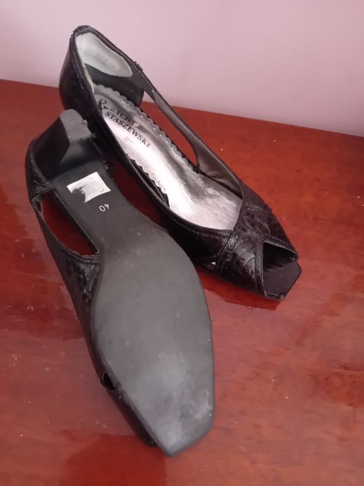 Odkryte letnie czółenka