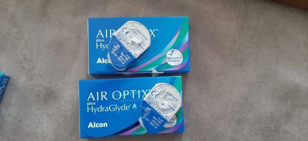 Контактні лінзи Air Optix plus hydroglyde Alcon