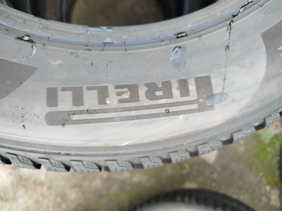 A995# Opony Uzywane Zimowe 215/65/17" Pirelli