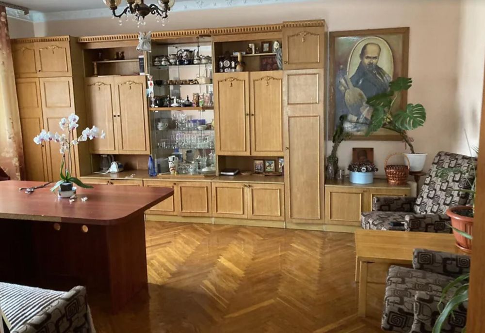 Продаж 2 пов.будинку зділянкою на 25 соток