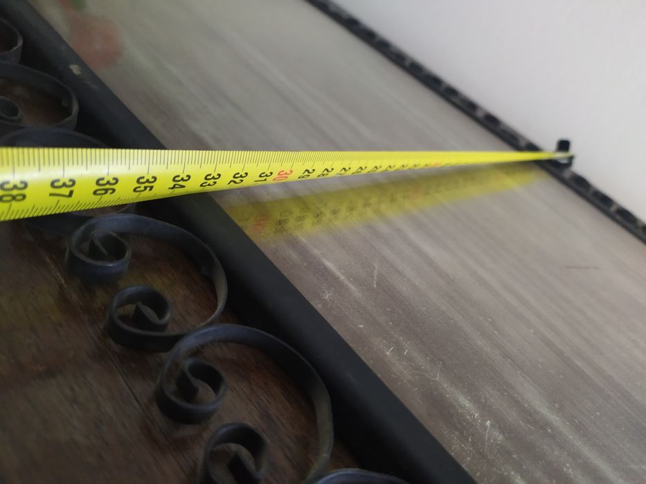 Stylowe zamglone lustro w metalowej ramie, metaloplastyka Vintage Boho