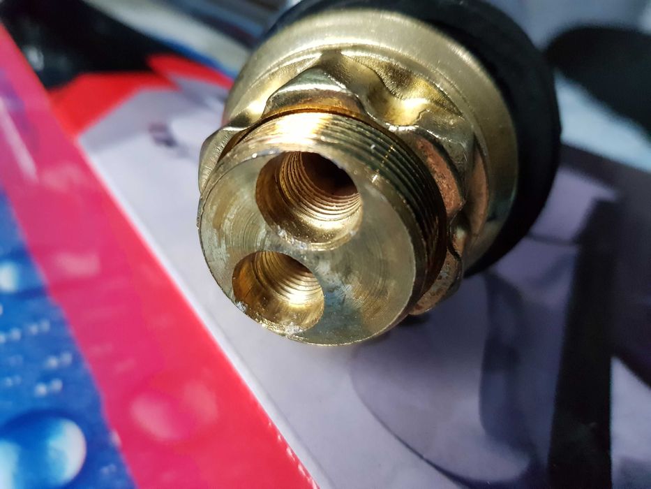 Смеситель змiшувач для кухни или умывальника G-Ferro Mars 555-15 См